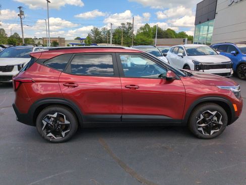 New 2026 Kia Seltos S FWD image 8