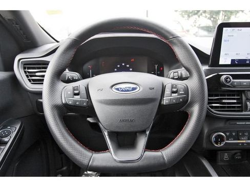 Used 2025 Ford Escape ST-Line FWD image 14