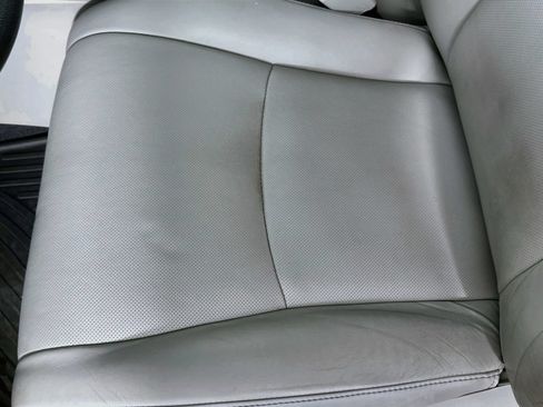Used 2013 Toyota Highlander Limited AWD/4WD image 19