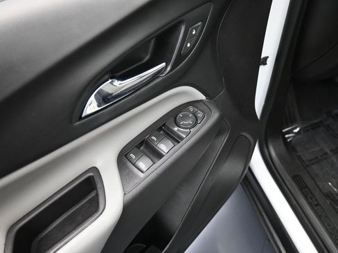 Used 2021 Chevrolet Equinox LT image 13