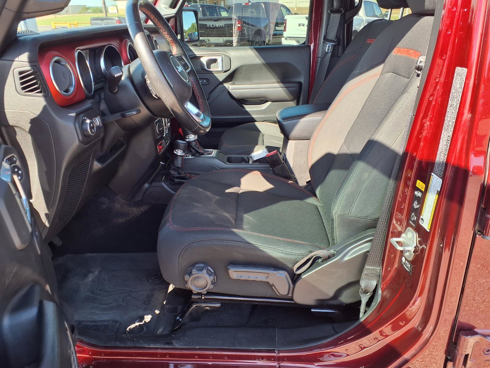 Used 2021 Jeep Gladiator Rubicon AWD/4WD image 18