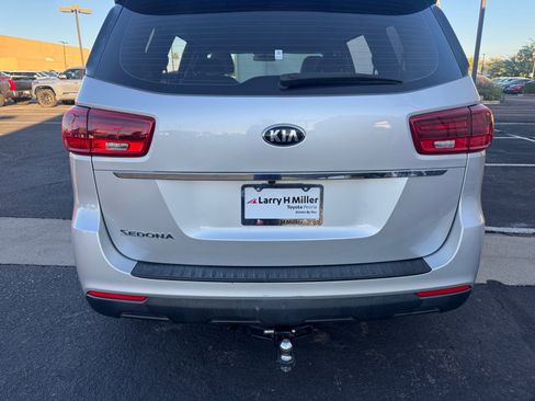 Used 2019 Kia Sedona L image 25