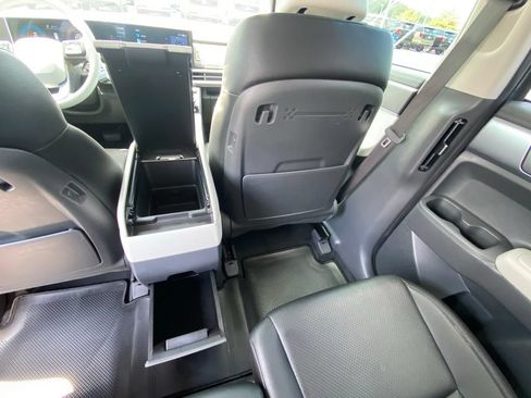 Used 2025 Hyundai Santa Fe SE FWD image 25