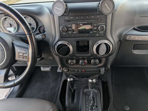 Used 2016 Jeep Wrangler Sport image 19