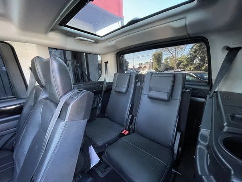 Used 2016 Land Rover LR4 HSE Silver Edition AWD/4WD image 17