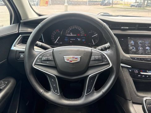 Used 2017 Cadillac XT5 Luxury w/ Driver Awareness Package AWD/4WD image 12