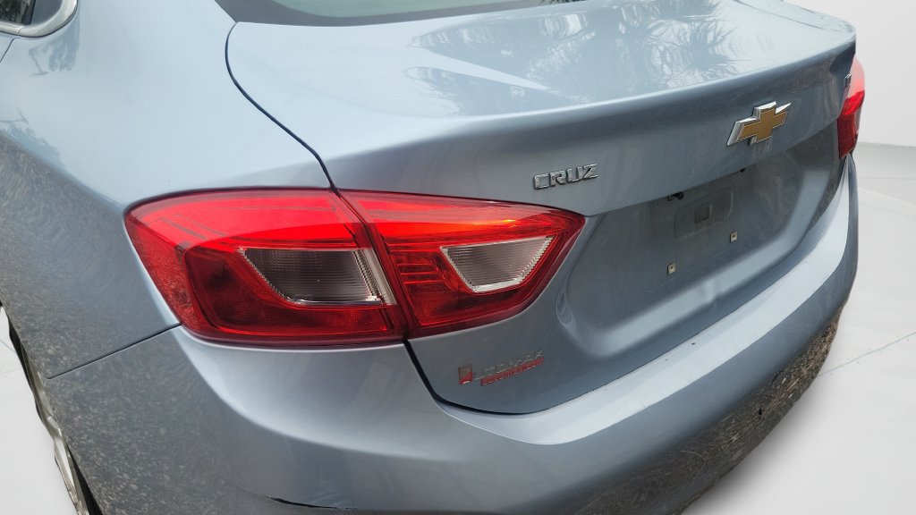 Used 2017 Chevrolet Cruze LT FWD image 13