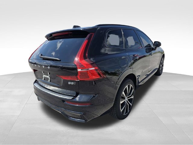 Used 2025 Volvo XC60 B5 Plus w/ Protection Package Premier AWD/4WD image 3