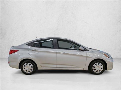 Used 2017 Hyundai Accent SE FWD image 4