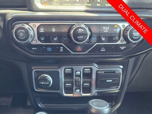 Used 2023 Jeep Wrangler Unlimited Sahara w/ Cold Weather Group AWD/4WD image 22