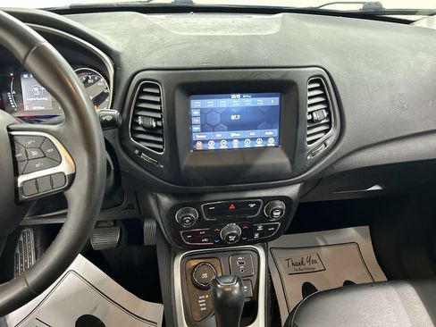 Used 2021 Jeep Compass Latitude w/ Sun and Sound Group AWD/4WD image 18
