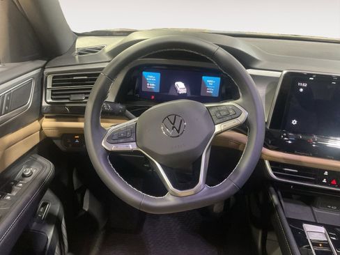 Used 2024 Volkswagen Atlas Cross Sport SE AWD/4WD image 18
