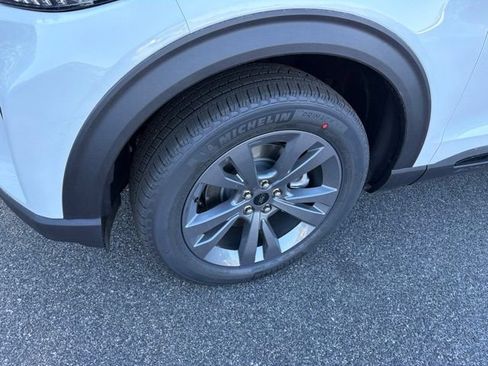 New 2026 Ford Explorer Active w/ Active Comfort Package AWD/4WD image 7