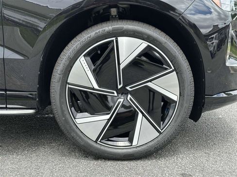 New 2025 Volvo EX90 Ultra image 23