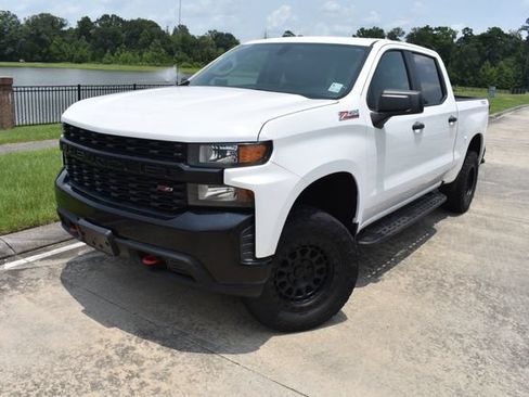 Used 2019 Chevrolet Silverado 1500 Custom Trail Boss w/ Custom Convenience Package AWD/4WD image 2