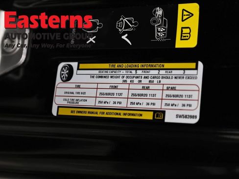 Used 2025 Jeep Wrangler Unlimited Sahara AWD/4WD image 36