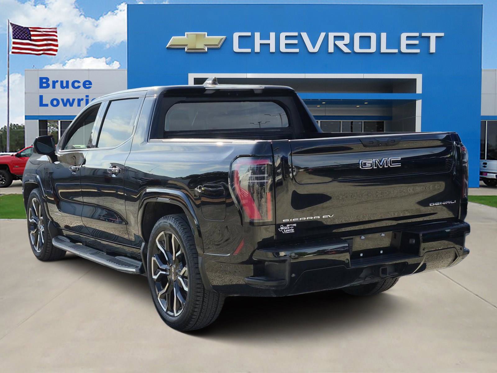 Used 2025 GMC Sierra EV Denali AWD/4WD image 4