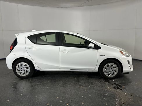 Used 2016 Toyota Prius C Two image 13