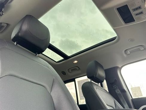 Used 2024 Land Rover Defender 130 S image 15