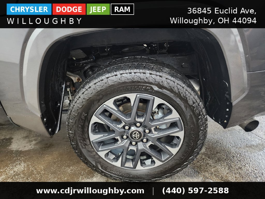 Used 2025 Toyota Tundra Limited AWD/4WD image 45