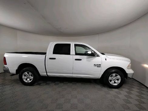 Used 2022 RAM 1500 Tradesman w/ Chrome Appearance Group image 9