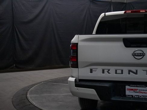 Used 2023 Nissan Frontier SV w/ SV Premium Package image 12