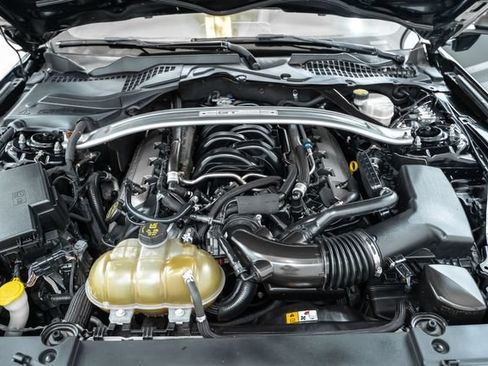 Used 2017 Ford Mustang GT Premium w/ Equipment Group 401A RWD image 28
