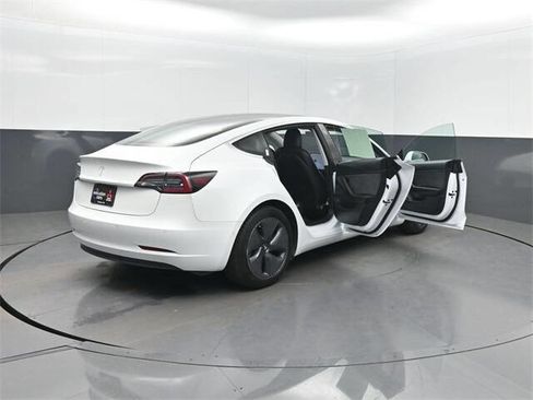 Used 2019 Tesla Model 3 Standard Range Plus image 31
