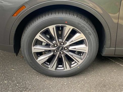 Certified 2022 Lincoln Corsair Reserve w/ Elements Package FWD image 6