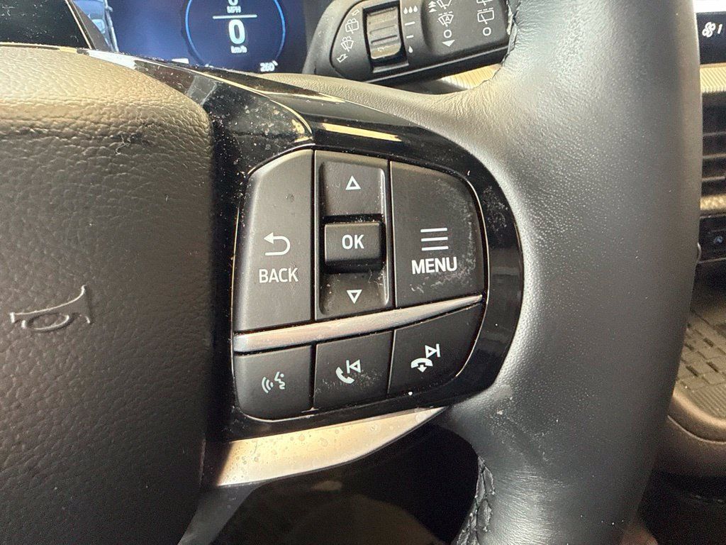 Used 2025 Ford Explorer Platinum w/ Ultimate Package AWD/4WD image 17