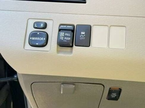 Used 2011 Toyota Sienna XLE FWD image 20