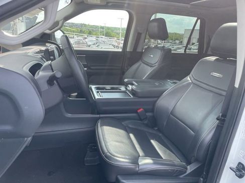 Used 2025 Ford Expedition Max Platinum AWD/4WD image 7