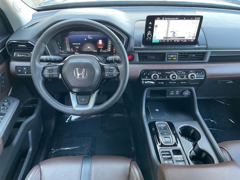 Used 2025 Honda Pilot Elite image 19