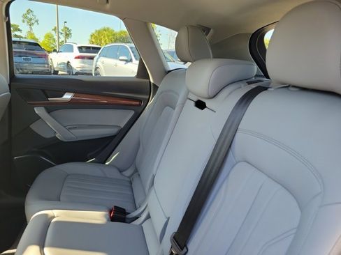 Certified 2022 Audi Q5 2.0T Premium w/ Convenience Package image 11
