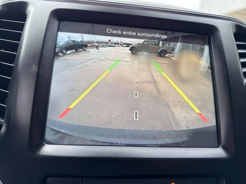 Used 2021 Jeep Cherokee Latitude Lux w/ Comfort/Convenience Group image 20