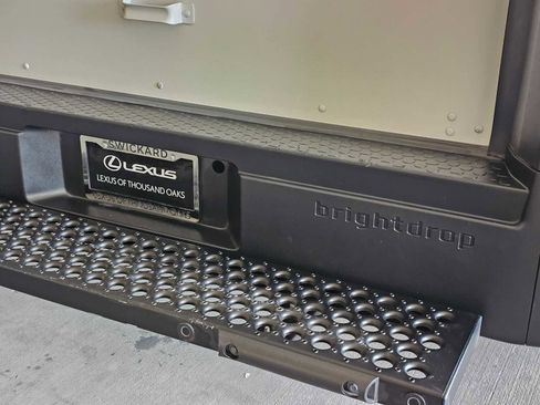 Used 2024 Chevrolet Brightdrop 400 w/ Commercial Equipment Package image 13