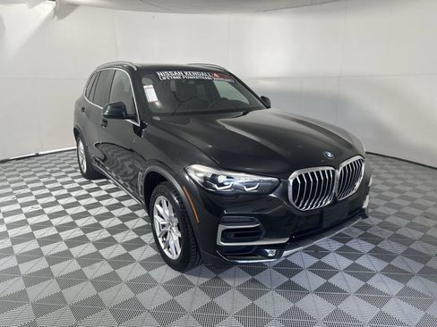 Used 2022 BMW X5 xDrive40i w/ Premium Package AWD/4WD image 2
