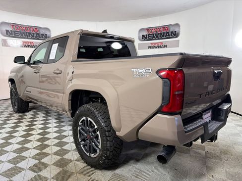 Used 2026 Toyota Tacoma TRD Sport image 5