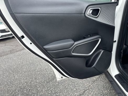 Certified 2023 Kia Soul LX w/ Option Group 015 image 21