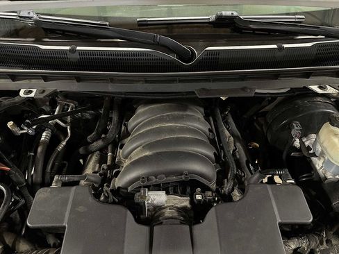 Used 2018 Chevrolet Silverado 1500 Custom w/ Custom Value Package image 12