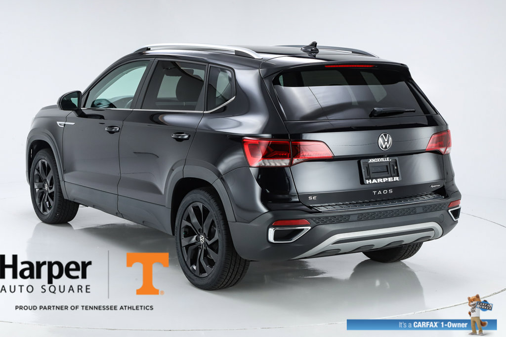 Used 2023 Volkswagen Taos SE w/ Panoramic Sunroof Package AWD/4WD image 7