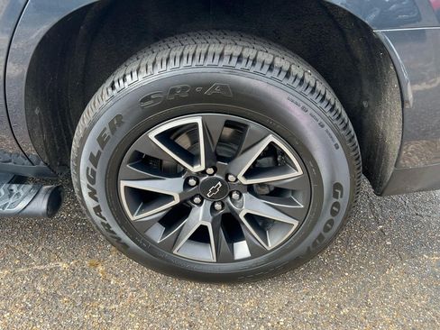 Used 2022 Chevrolet Tahoe Z71 image 9