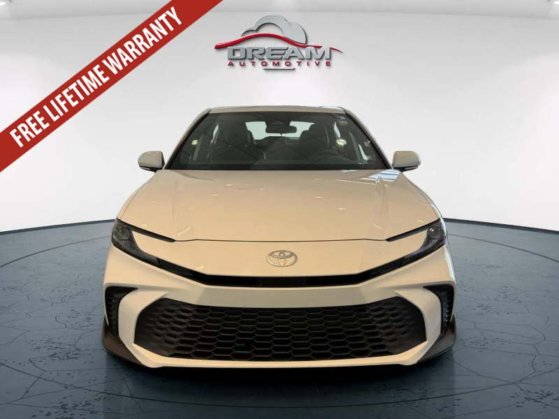 Used 2025 Toyota Camry SE FWD image 3