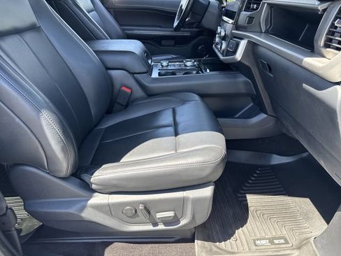 Used 2022 Ford Expedition XLT AWD/4WD image 28