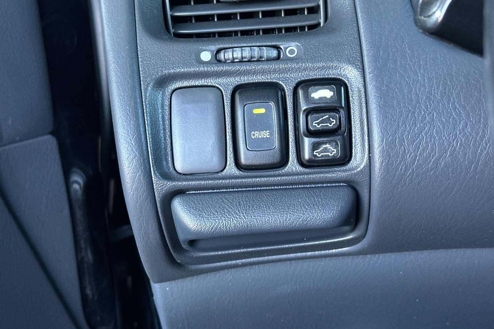 Used 2000 Honda Accord EX image 32