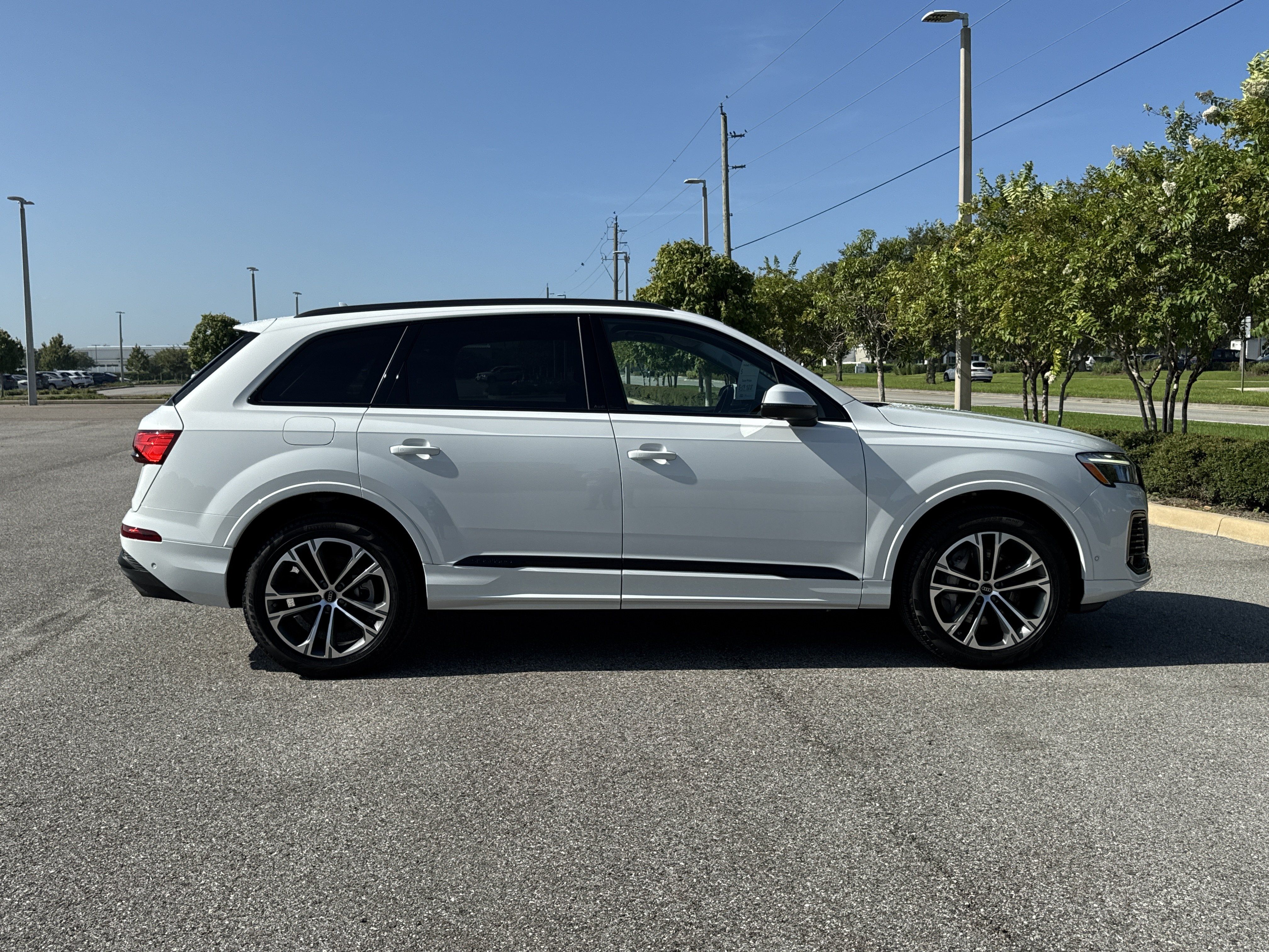 Certified 2026 Audi Q7 3.0T Premium w/ Convenience Plus Package AWD/4WD image 3