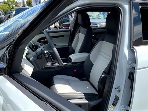 New 2026 Land Rover Range Rover Evoque Dynamic SE image 10