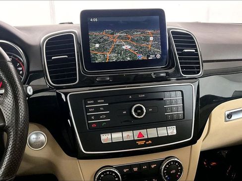 Used 2017 Mercedes-Benz GLE 350 w/ Premium 1 Package image 6