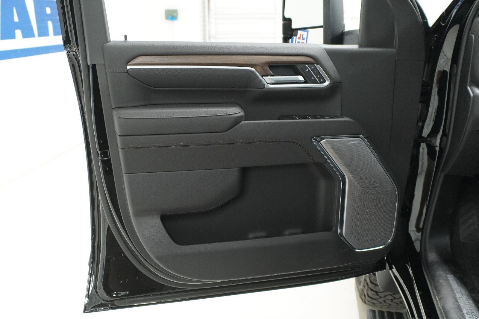 New 2026 Chevrolet Silverado 2500 High Country w/ High Country Premium Package AWD/4WD image 26