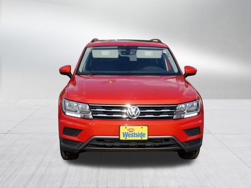 Used 2018 Volkswagen Tiguan SE w/ Panoramic Sunroof Package AWD/4WD image 2